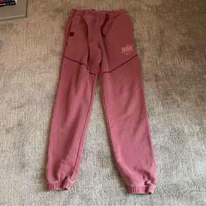 Nike sweatpants men’s size small